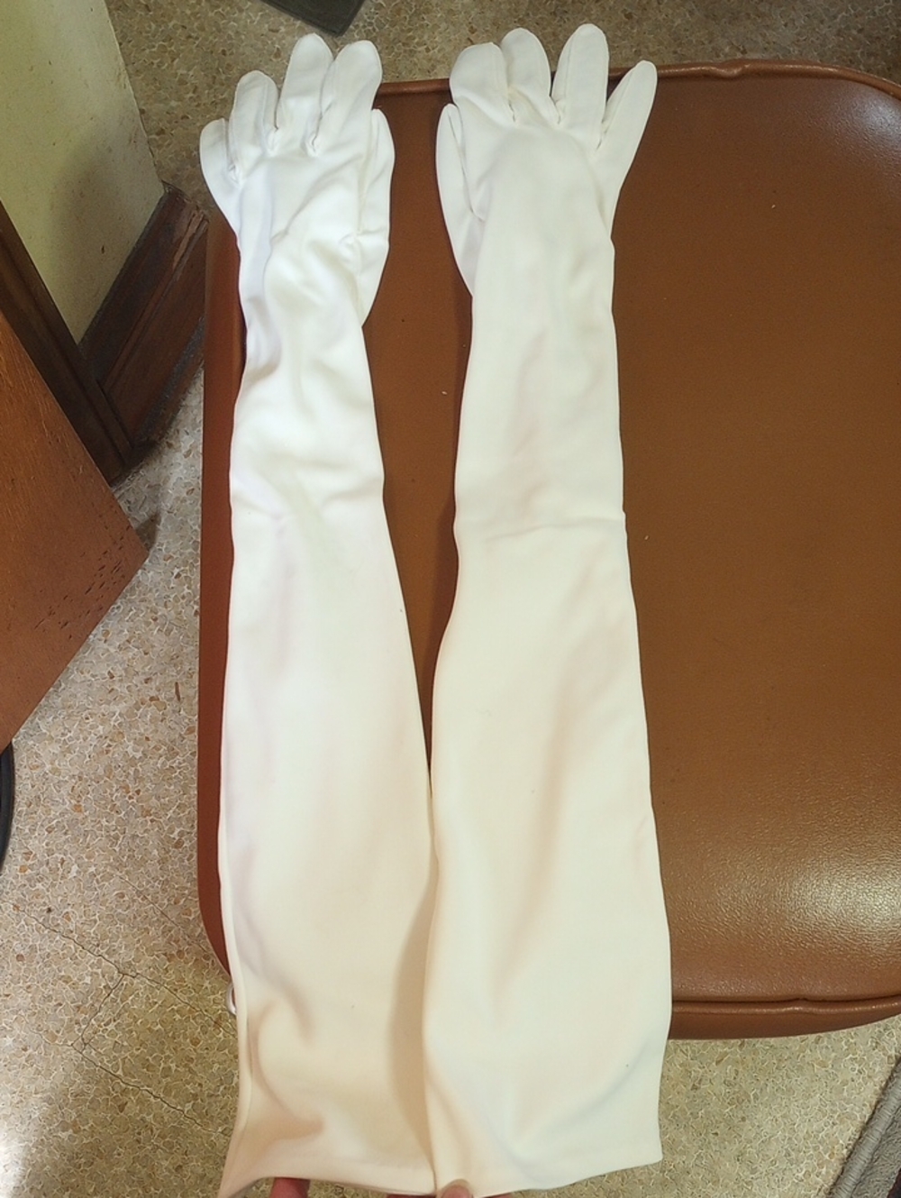 Vintage Neutral Creamy White Formal Prom Dress Gloves w/ Faux Pearl Buttons